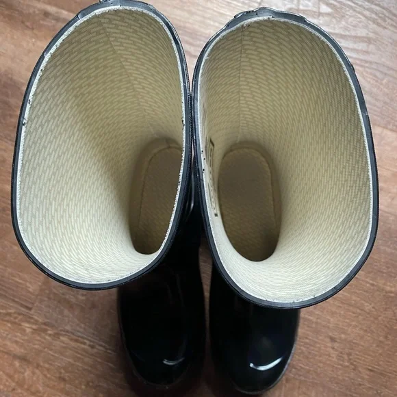 Women's HUNTER Original Short Gloss Buckle Strap Rain Boots, EUC, sz 6M-7F - Picture 4 of 5